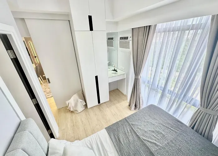 Apartment Stylish Luxe In Gentry Manor Manila